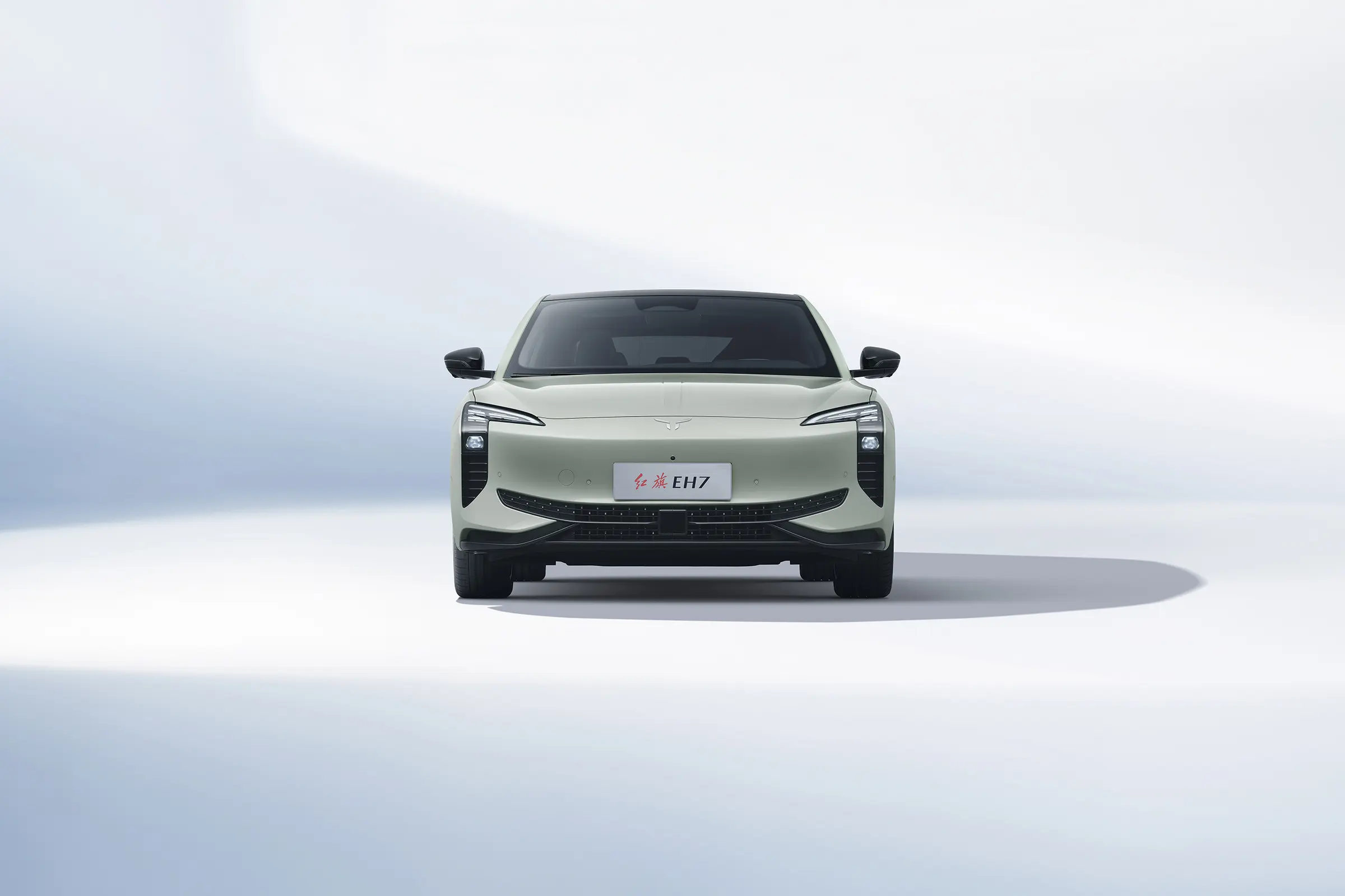 „Hongqi EH7”: un sedan electric pur de înaltă performanță, fabricat în China